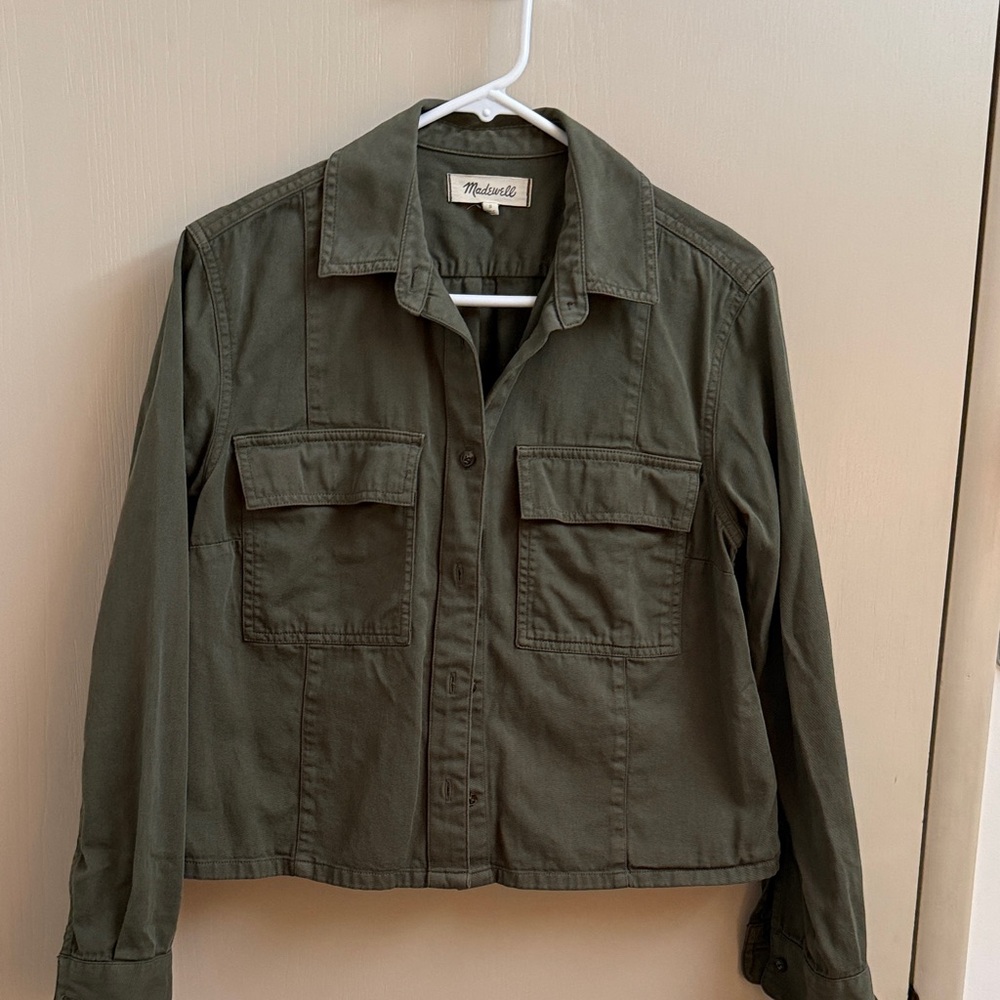 Madewell pintucked long sleeve shirt in chino, color faded ivy
